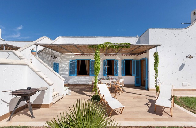 Pyramus Villa