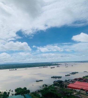 Q7 Riverside 2 bed rooms w River-view, Netflix & Pool