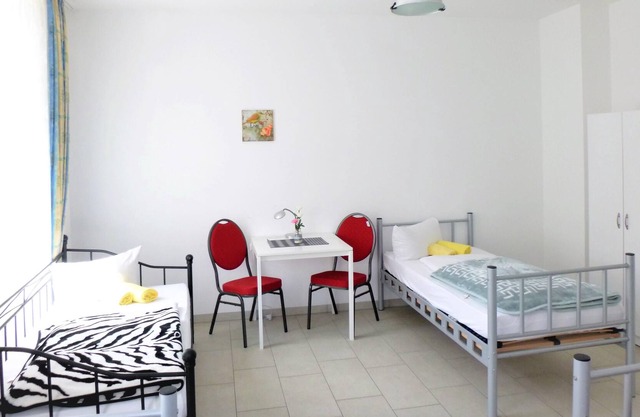Quad room-Comfort-Shared Bathroom-Zi 19