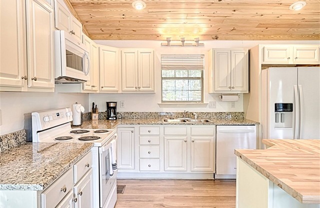 Quail Hollow Hideaway | 3 Bed, 2 Bath