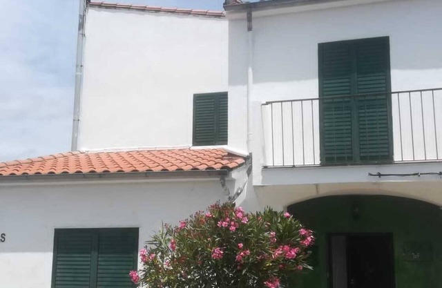 Quaint 3-bedroom cottage in Sanjuanejo