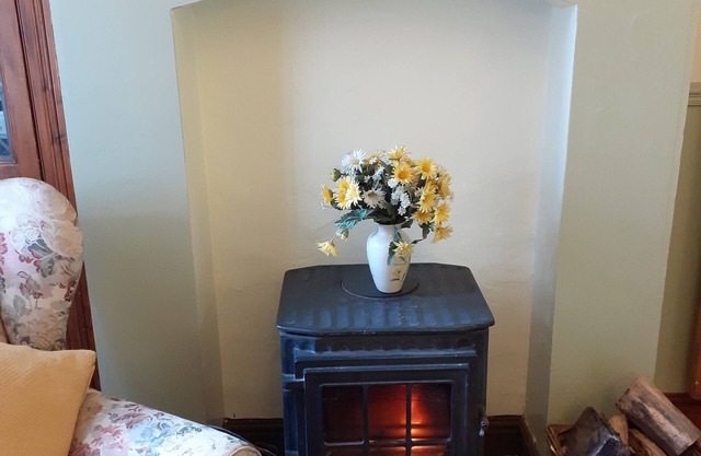 Quaint and pretty Shropshire cottage