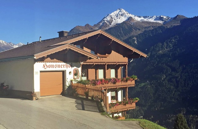 Quaint Apartment in Finkenberg near Ski Lift