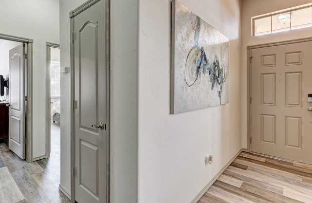 QUAINT BUNGALOW RECENTLY UPDATED!