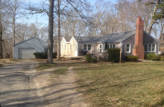 Quaint Cape Near Beaches And Centrally Located