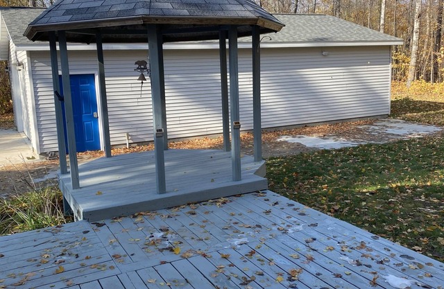 Quaint Chalet w/huge Garage for Toys - Pet Friendly