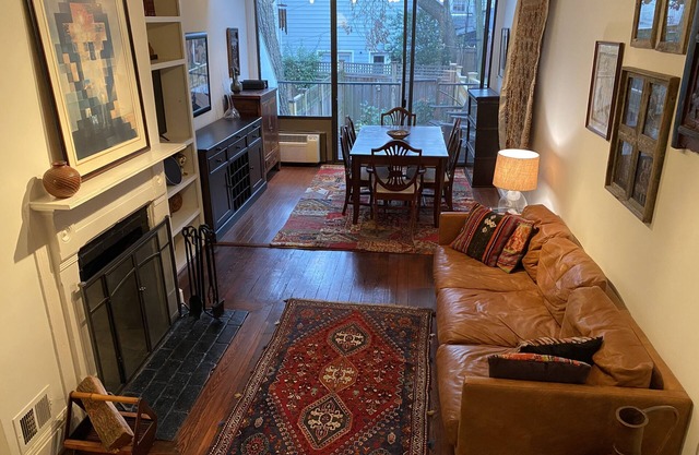 Quaint Georgetown Home, Walk Score 97, Wisconsin Shops & Dining, Back Yard