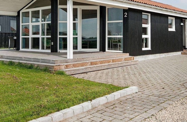 Quaint Holiday Home in Ronde with Whirlpool