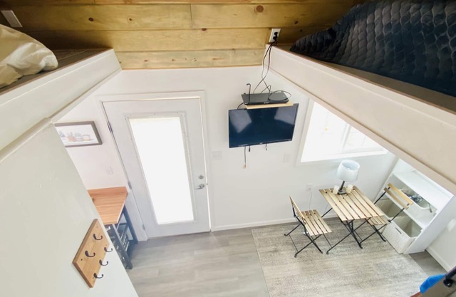 Quaint Tiny Home on Working Homestead-20 mins from Show Low!
