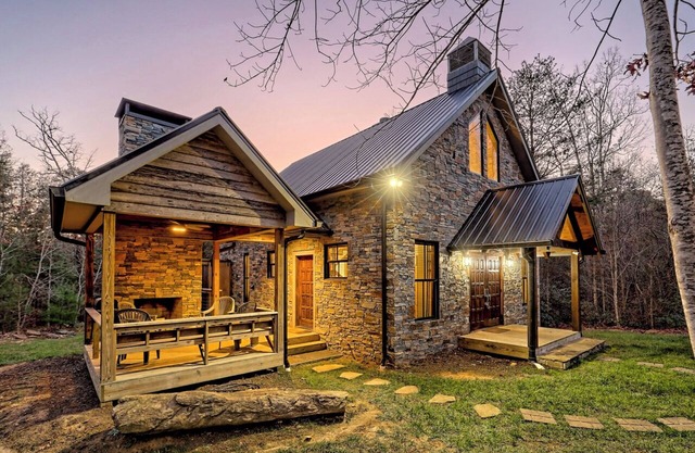 Quaint Villa Near Tallulah Falls & Mtn Activities