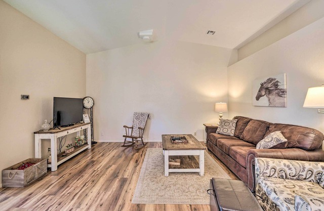 Quaint & Welcoming Kanab Home w/Patio!