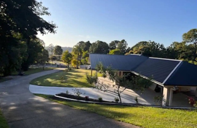Quality acreage home just 5 minutes to the theme parks and easy access to the M1