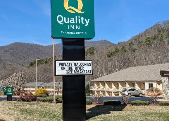 Quality Inn Cherokee Riverside