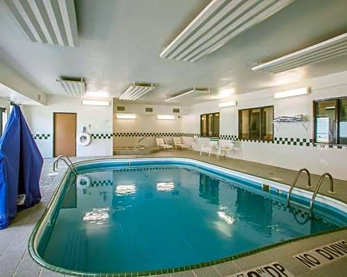 Quality Inn near I-72 and Hwy 51