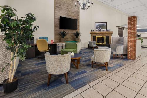 Quality Inn & Suites Altoona