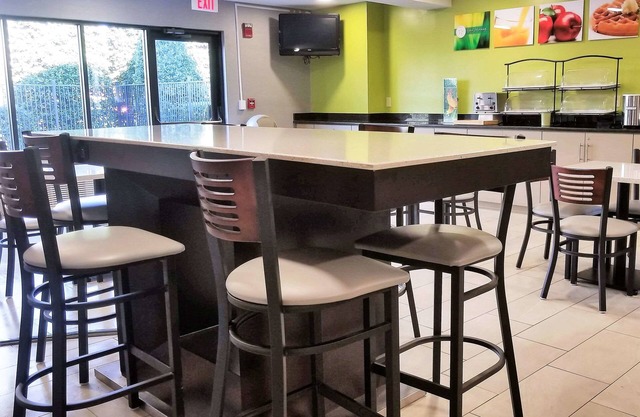 Quality Inn & Suites Raleigh North