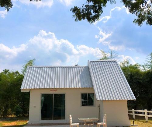 Quality Time farm stay: Yard house