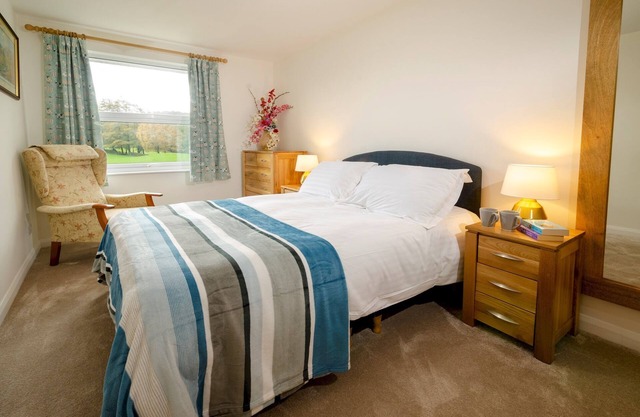 Quarry Bank - Three Bedroom House, Sleeps 6