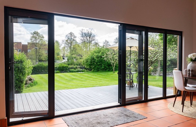 Quarry View Studio in Shrewsbury with Parking