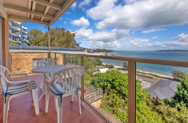 Quarterdeck, 5/12 Magnus Street - panoramic water views & close to town