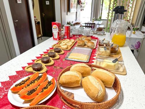 Quarto 3 - Hospedaria Orquídeas de Bombinhas - com delicioso café da manhã incluso