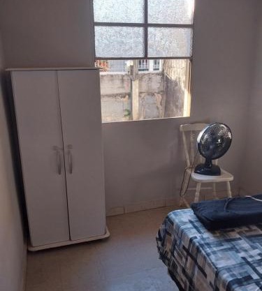 Quarto com cama de casal