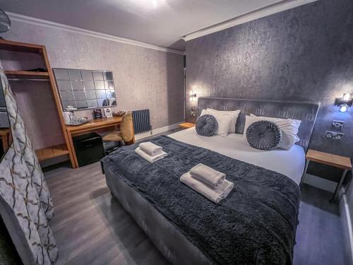 Quayside Hotel & Bar