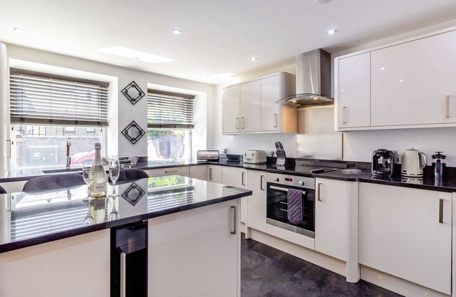Queen Anne Suite