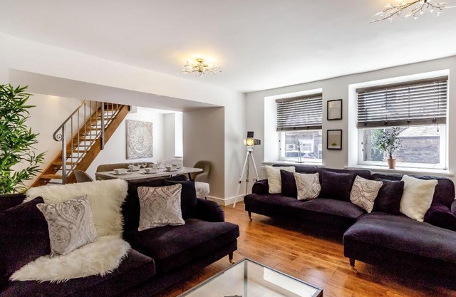 Queen Anne Suite