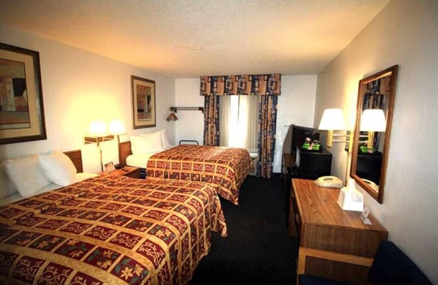 Queen Room With Two Queen Beds Non-Smoking