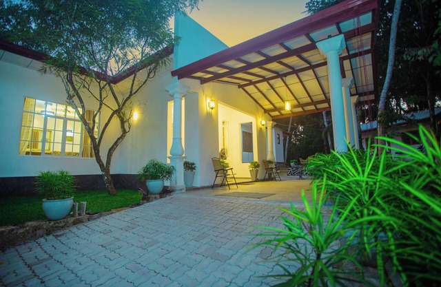 Queen's Villa