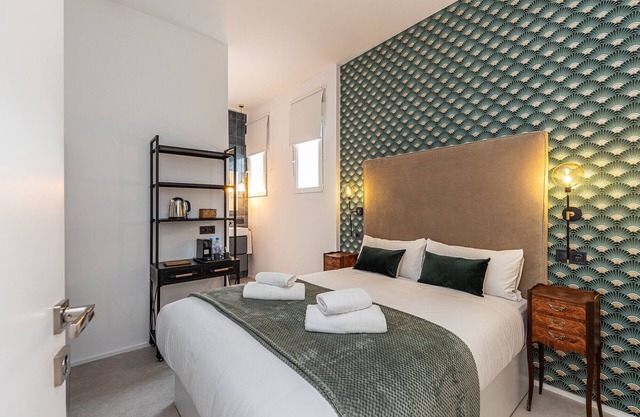 Queens House Chueca VI