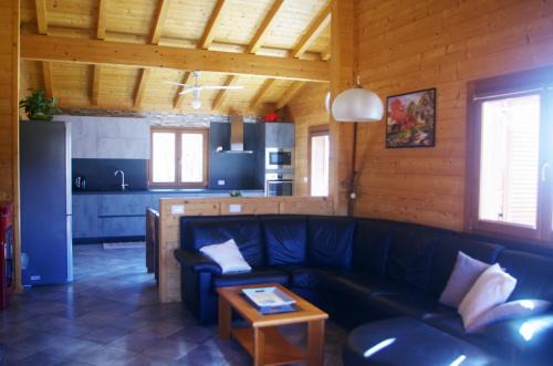 QuickHome Villa Anita