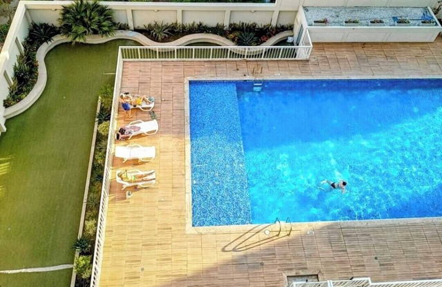 Quiet 1-bedroom, two shower apartment in Santa Marta with AC, WiFi, balcony