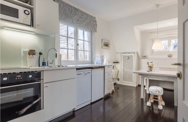 Quiet 2-room apartment with large balcony