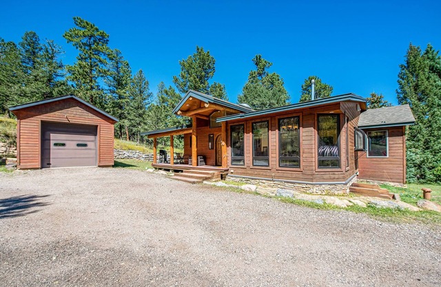 Quiet 4 Acres, Gym,Theater, Grill, & WILDLIFE! Sleeps 6 IN LUXURY!nLic NCD0335