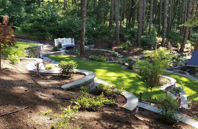 Quiet 4 bedroom Home with Hot Tub nestled in the woods
