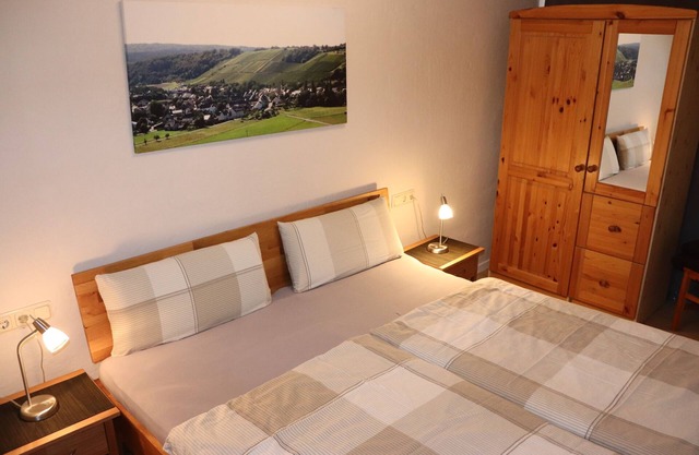 Quiet accommodation at the winegrower's with a view of the vineyards - own restaurant