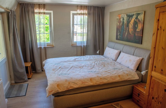 Quiet accommodation at the winegrower's with a view of the vineyards - own restaurant