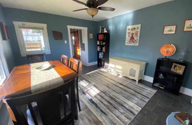 Quiet and adorable bungalow with nautical themes and strait/mountain views