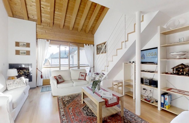 Quiet and bright 3½-roomed and two-storeyed apartment, 107m2, facing southwest w