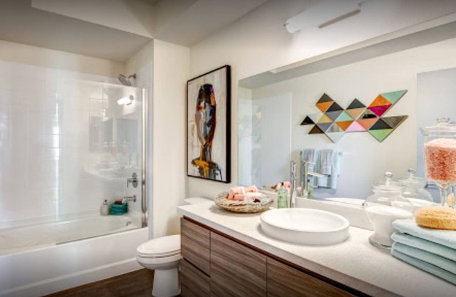 Quiet and cozy pad in the heart of Noho