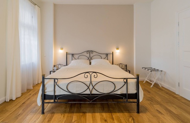 Quiet and central apartment "Adler" in Berlin on Kurfürstendamm