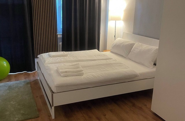 Quiet apartment 4 min from the cathedral with office and balcony