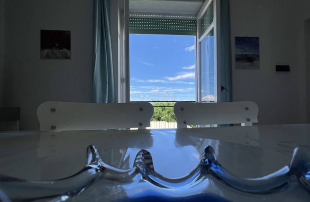 Quiet apartment a stone's throw from the sea