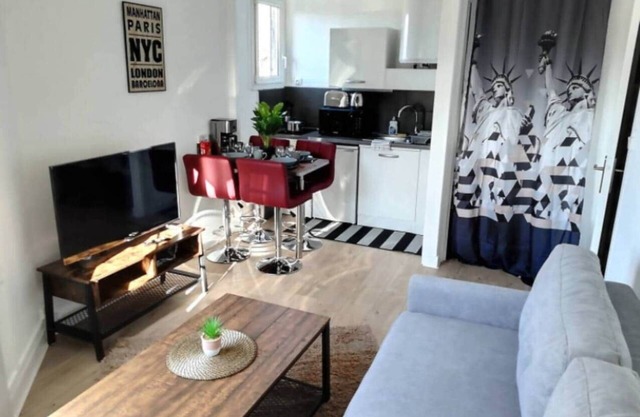 Quiet apartment *car park *near center & train station