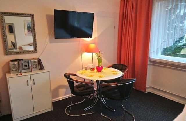 Quiet apartment on Ku'damm with parking space