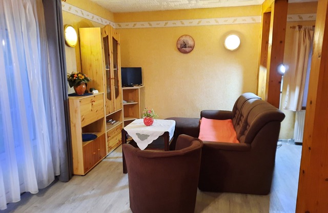 Quiet apartment with terrace & playground for 2-3 people-Through the forest to the beach