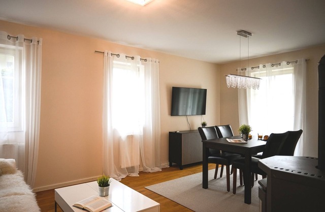 Quiet apartment with garden & dogs welcome