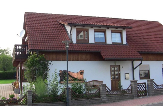 quiet, attractive apartment with 2 bedrooms